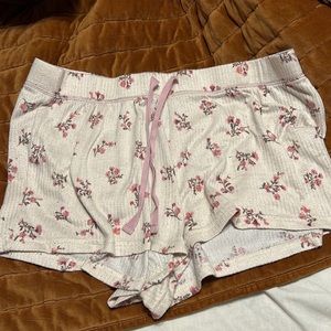Women’s flower shorts